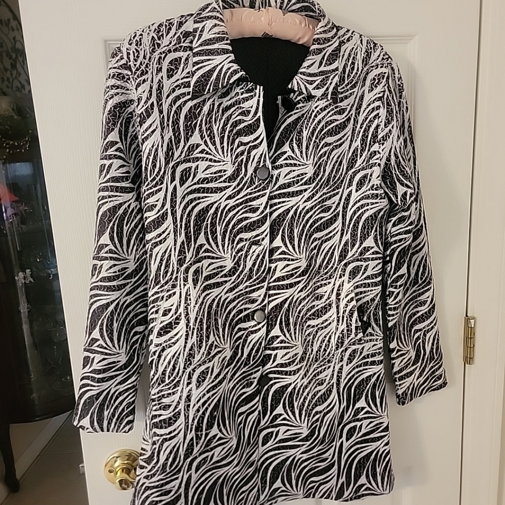 UBU Women's Reversible  Coat Stretchy Crinkle Jacket Travel S, Brown & White.